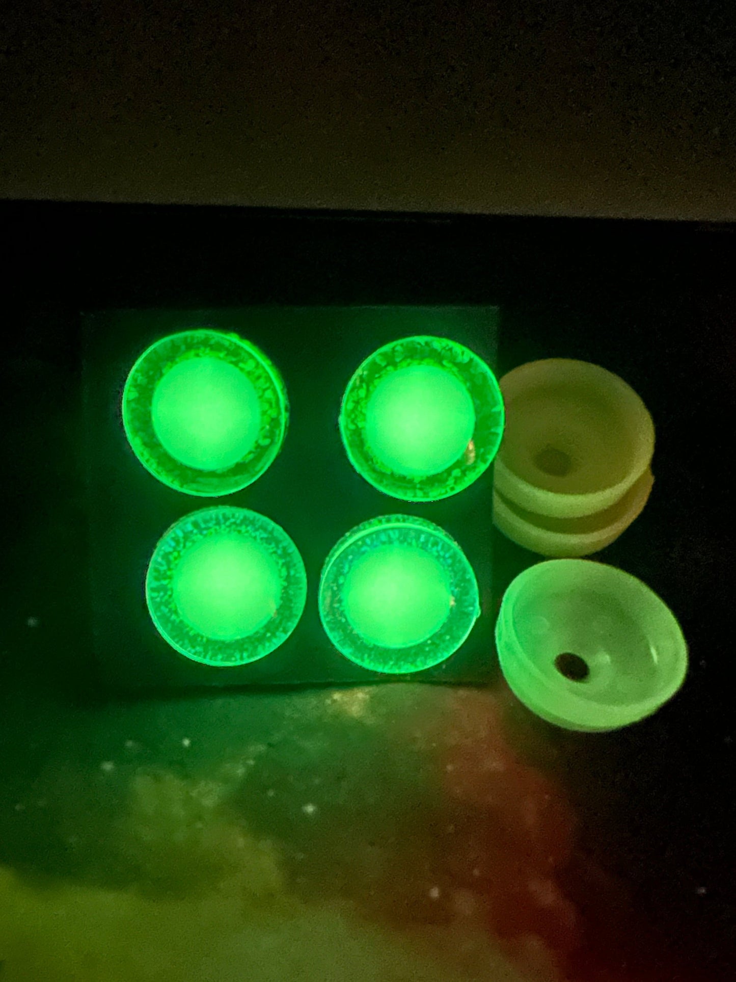 Centre Glow in the dark Pupil Sinker Safety eyes 5 pairs 25mm - 5Pk Prism Plates included