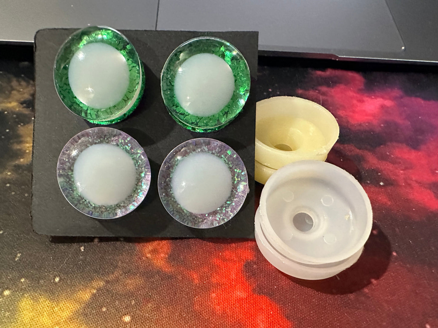 Centre Glow in the dark Pupil Sinker Safety eyes 5 pairs 25mm - 5Pk Prism Plates included