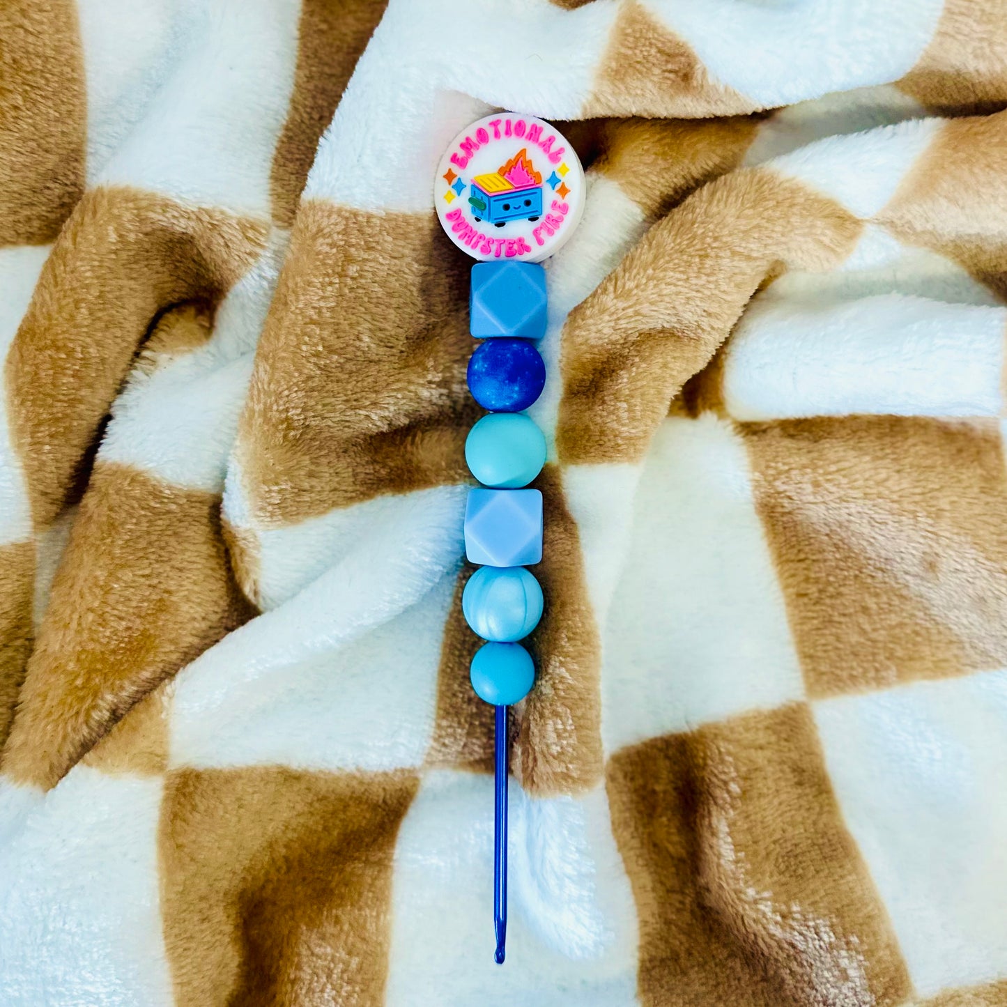 Silicone Bead ergonomic Crochet hook - 3mm - 5mm - Emotional Dumpster Fire