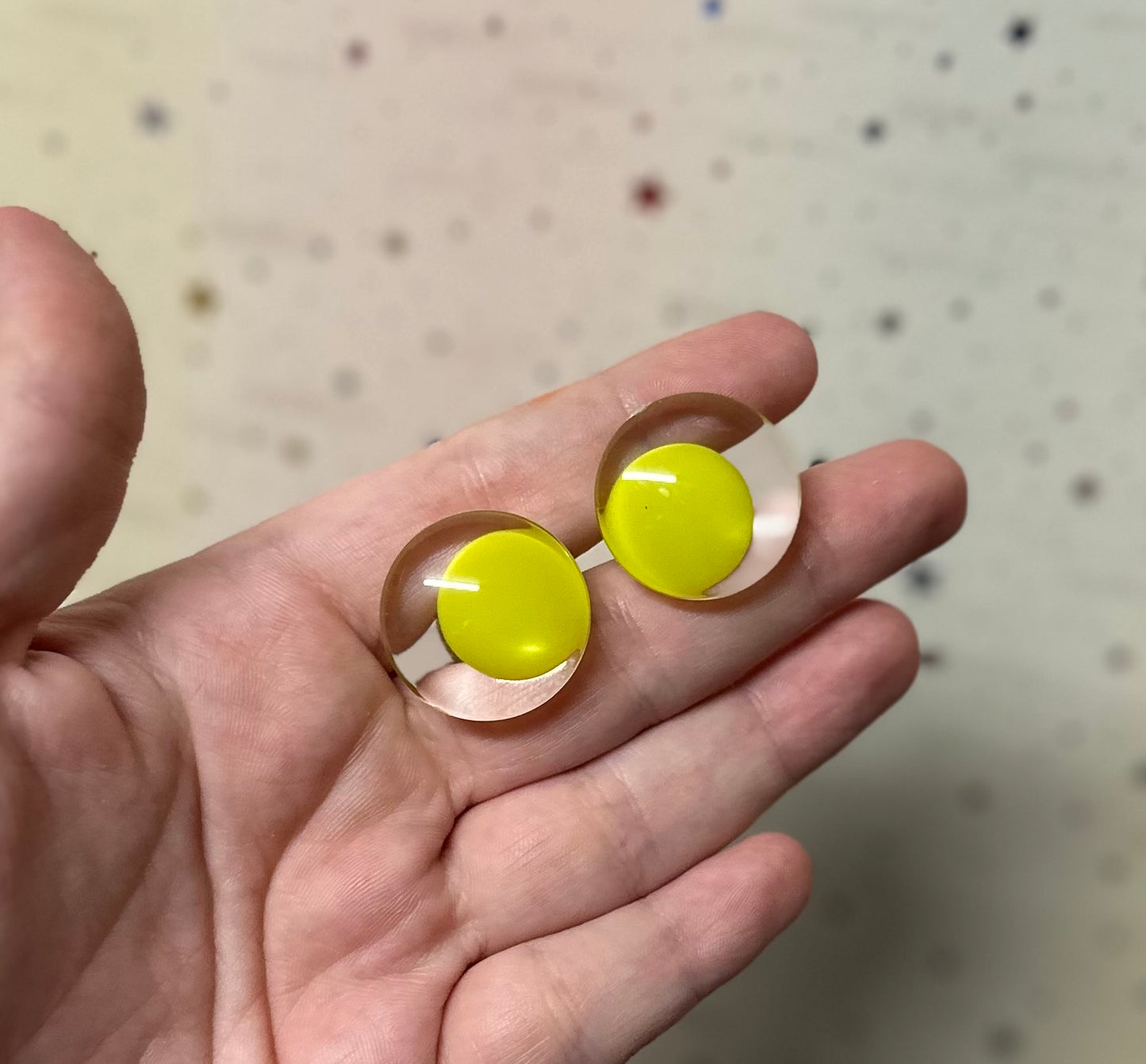 Off Centre Yellow Pupil Sinker Safety eyes 5 pairs 25mm- 5Pk Prism Plates included *NEW Pack size*