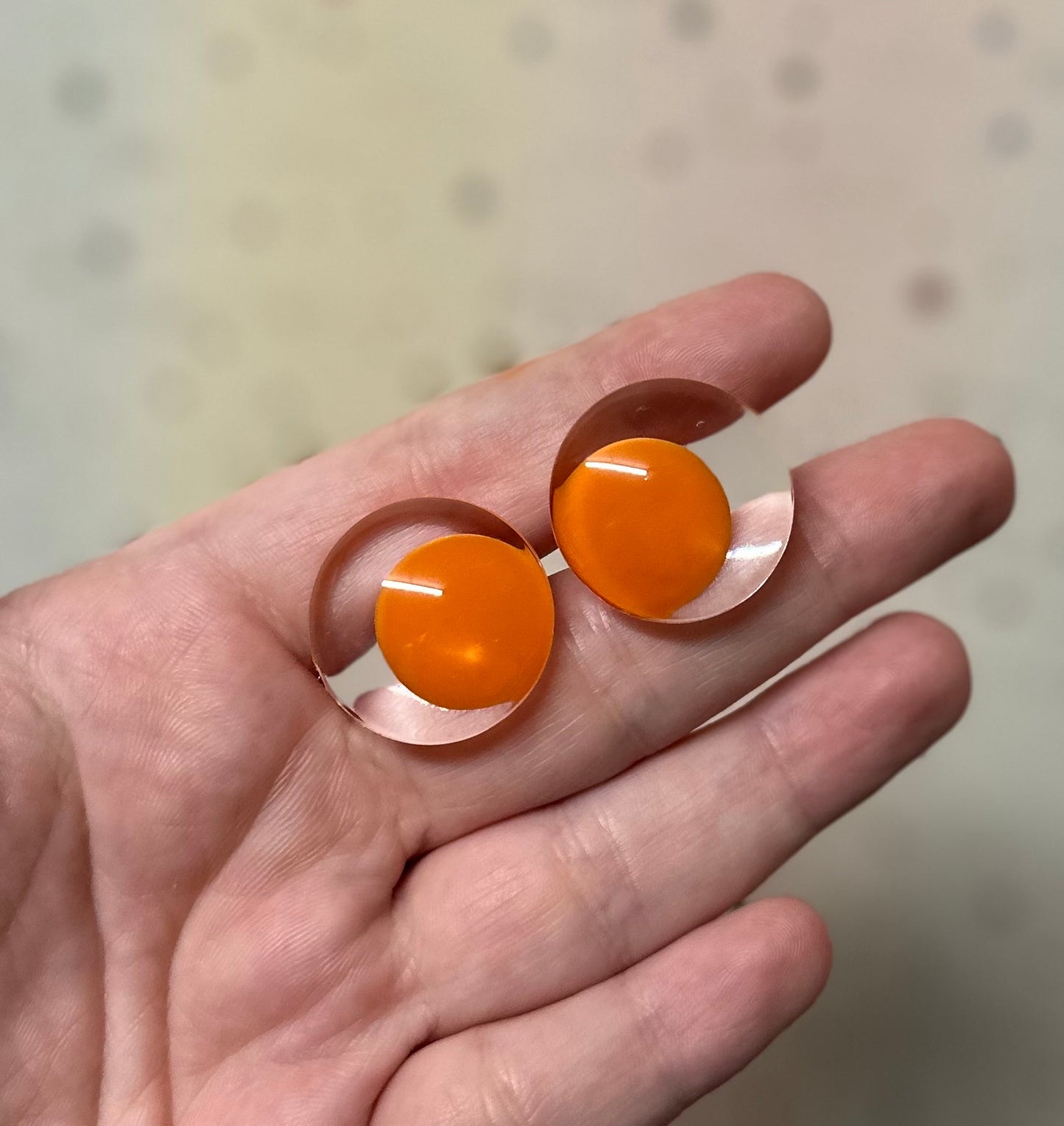 Off Centre Orange Pupil Sinker Safety eyes 5 pairs 25mm- 5Pk Prism Plates included *NEW Pack Size)