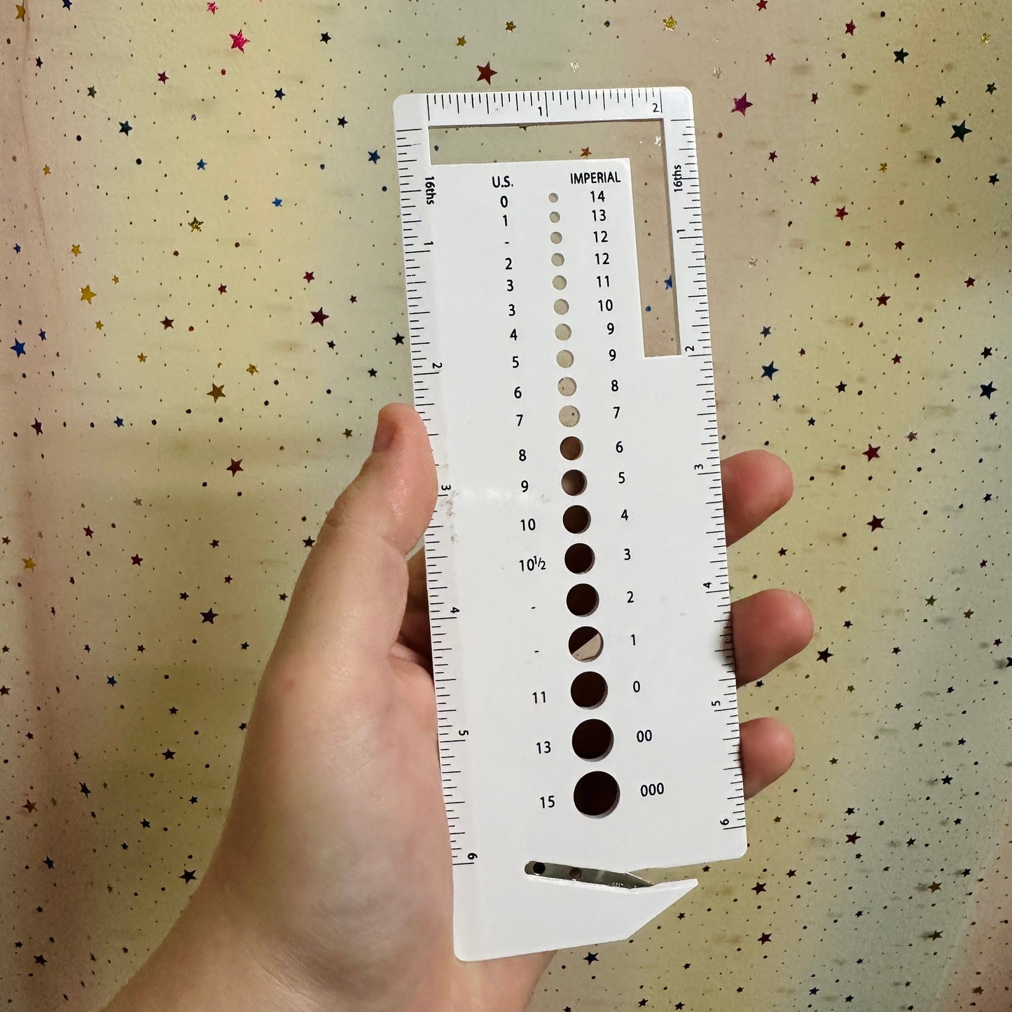 Crochet and Knitting Gauge ruler - built in yarn cutter