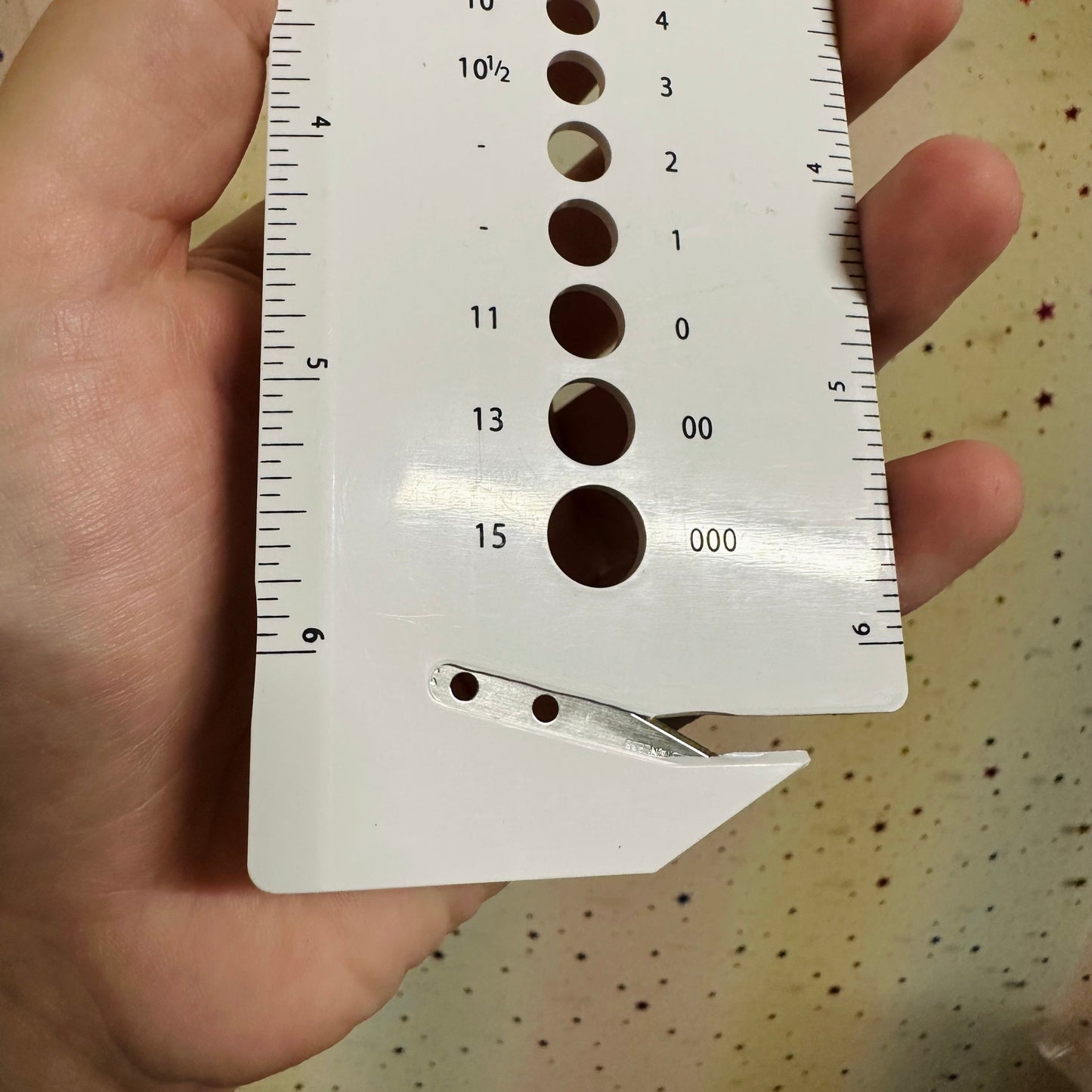 Crochet and Knitting Gauge ruler - built in yarn cutter