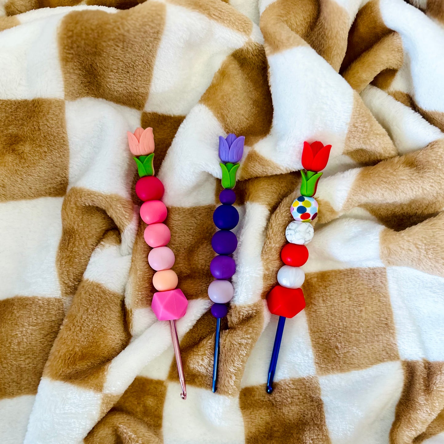 Silicone Bead ergonomic Crochet hook - 3mm - 5mm - Tulips